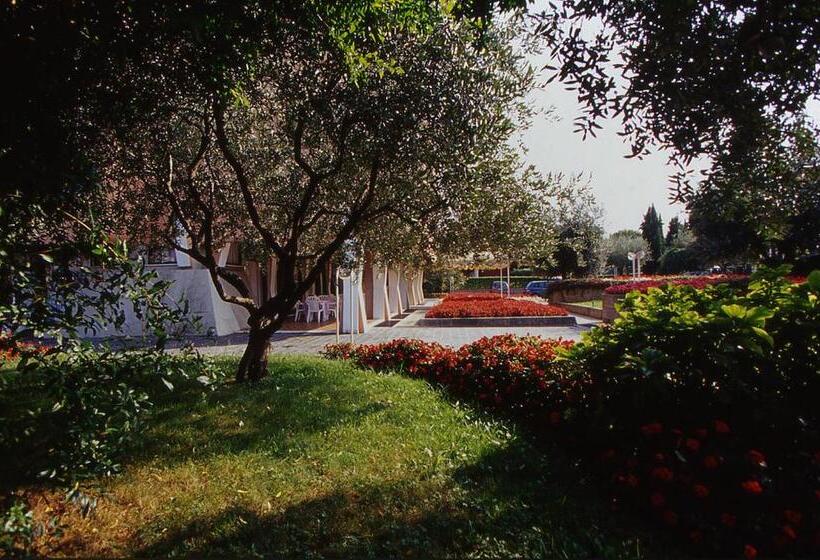 Отель Residence Holiday