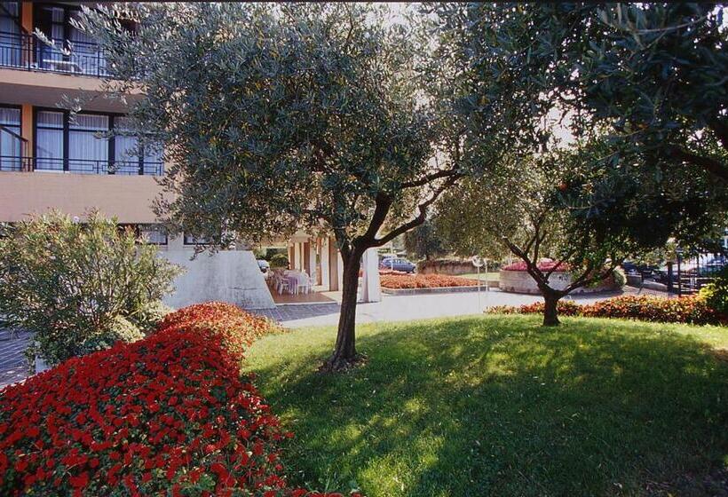 Отель Residence Holiday