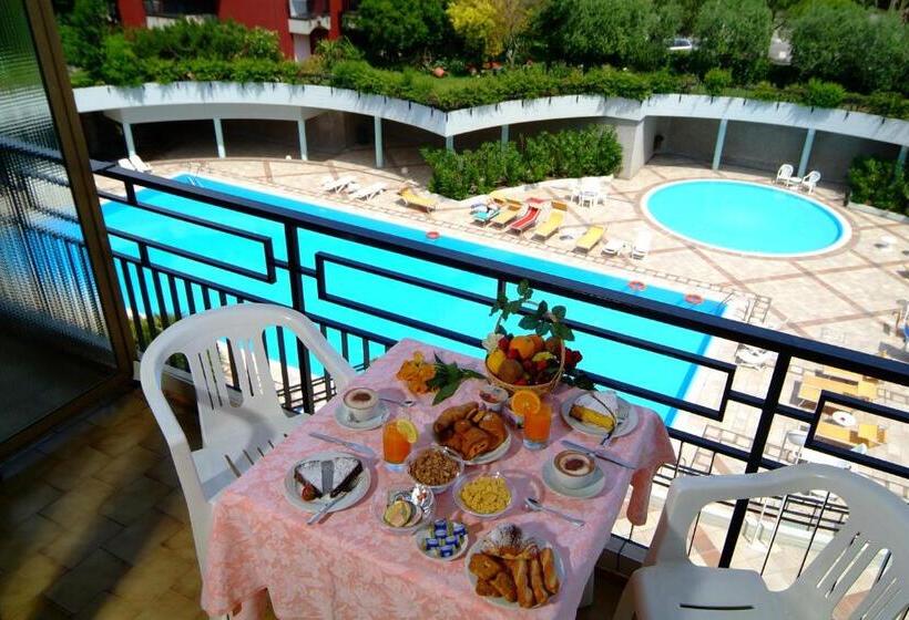 Отель Residence Holiday