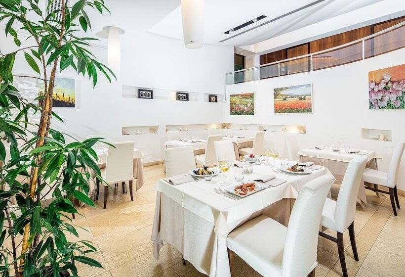 בית מלון כפרי Rex