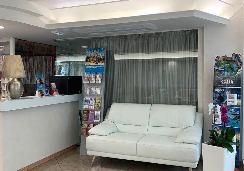 هتل Royal Plaza