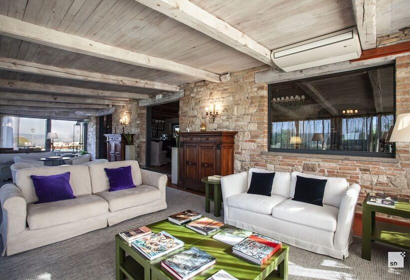 هتل روستایی Relais Todini