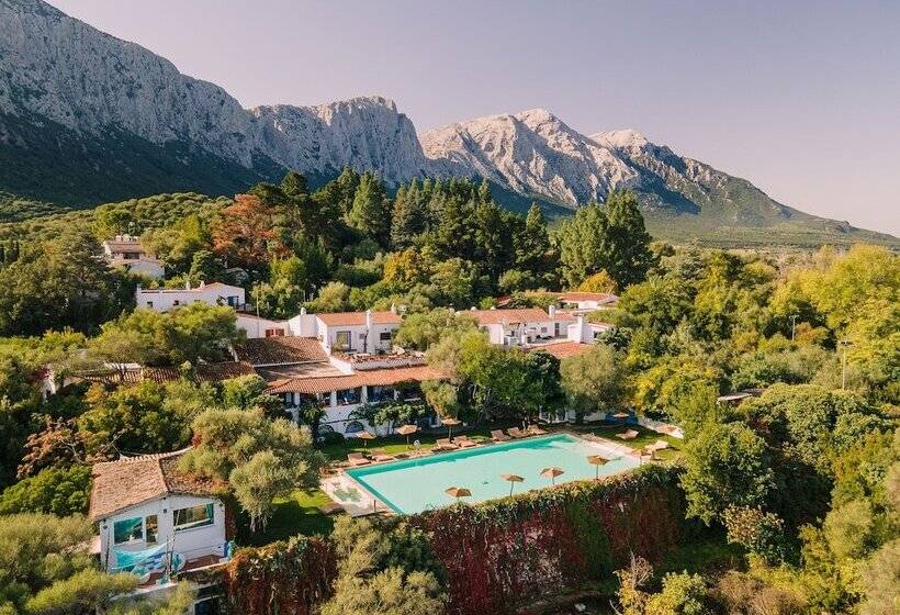 בית מלון כפרי Su Gologone Experience