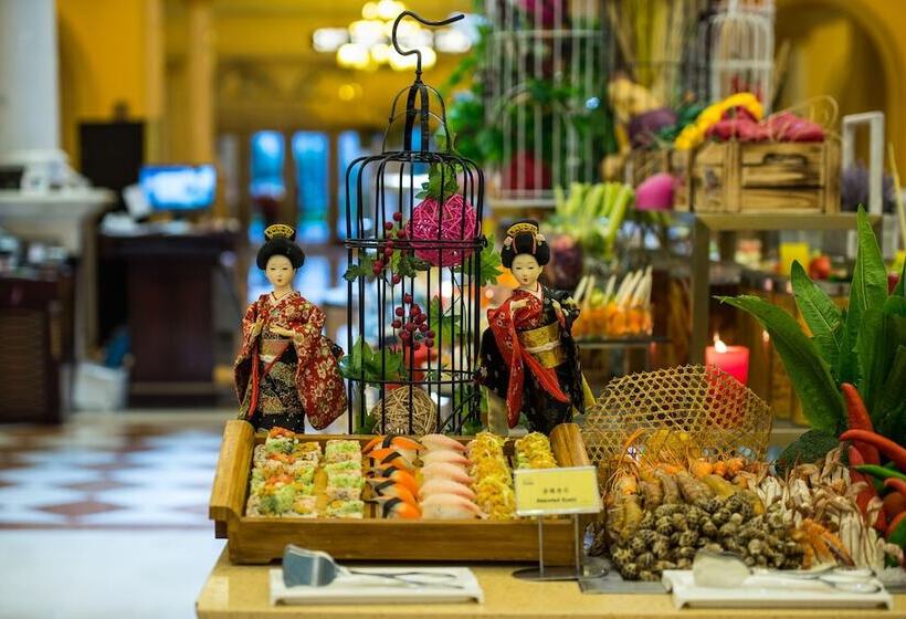 Отель Guangzhou Phoenix City