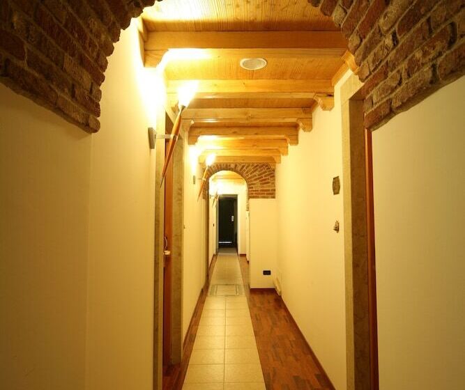 هتل Ungheria Varese 1946