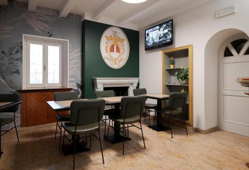 هتل Ungheria Varese 1946