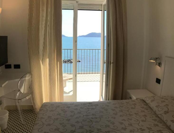 هتل Venere Azzurra