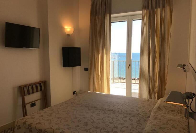 هتل Venere Azzurra