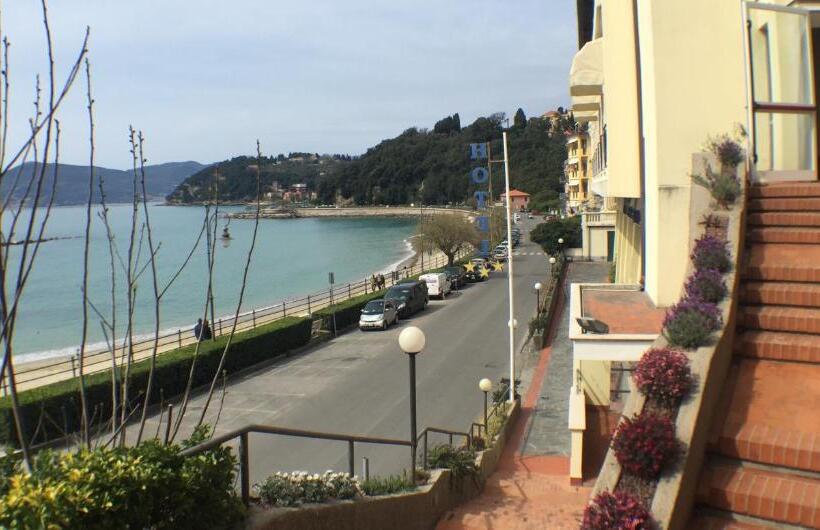 هتل Venere Azzurra