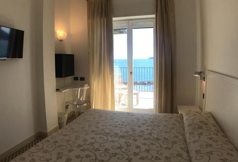 هتل Venere Azzurra