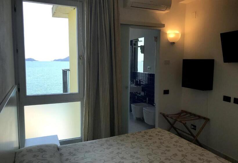 هتل Venere Azzurra