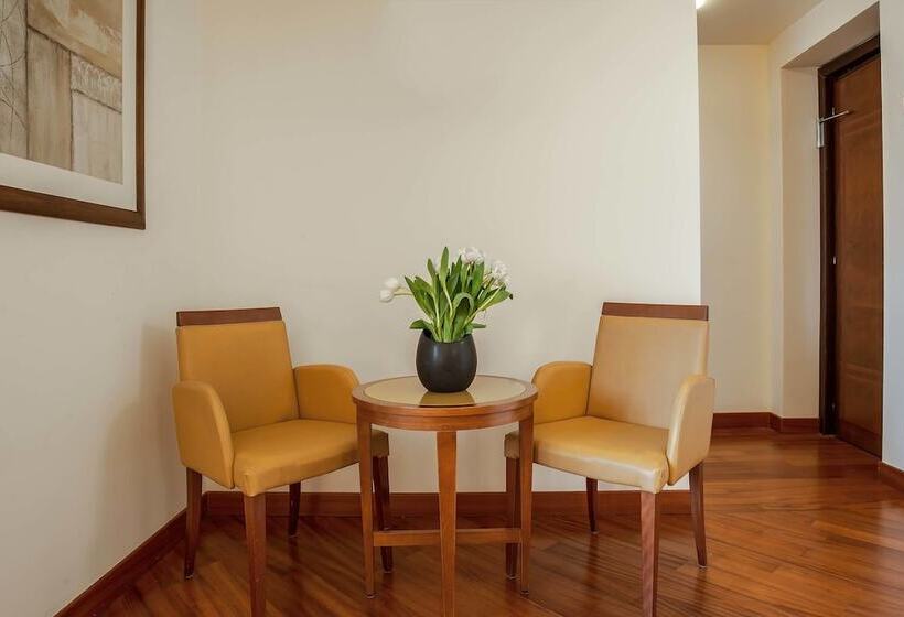 בית מלון כפרי Versilia Palace