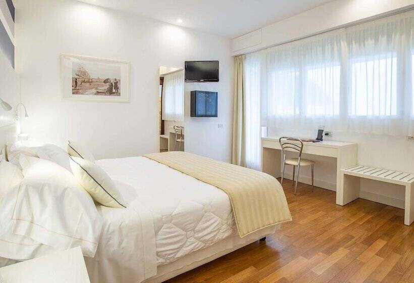 בית מלון כפרי Versilia Palace