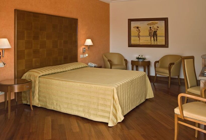 בית מלון כפרי Versilia Palace