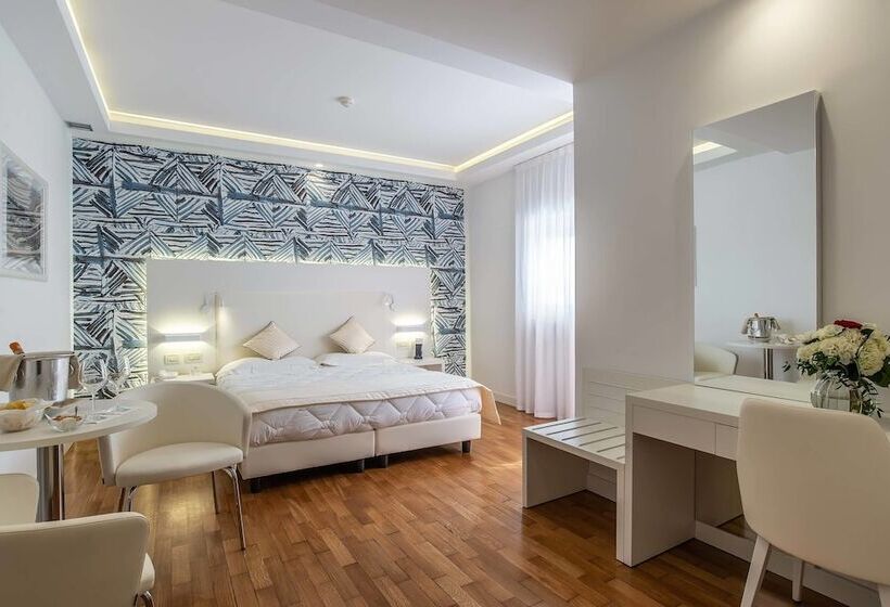 בית מלון כפרי Versilia Palace