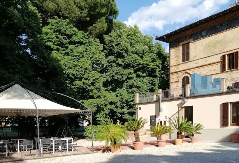 Отель Villa Raffaello Park