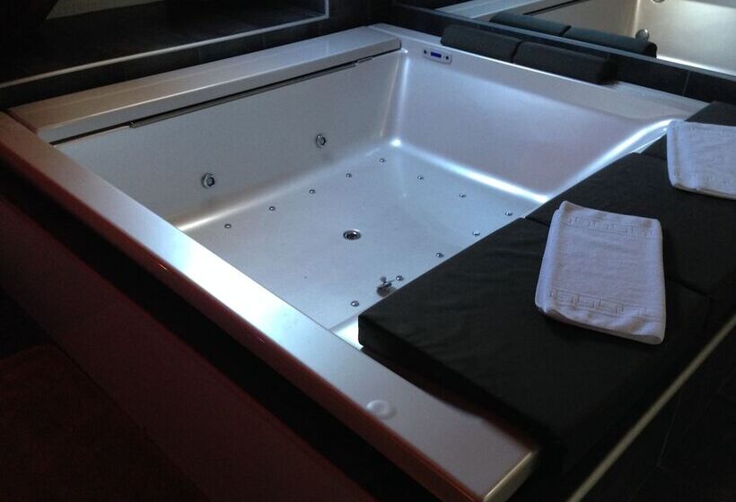 Отель Villa Savoia