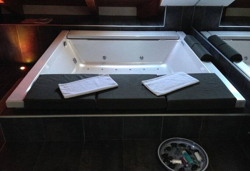 Отель Villa Savoia