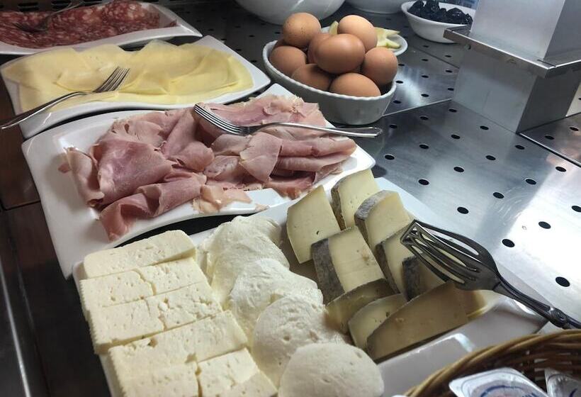 Отель Villa Savoia