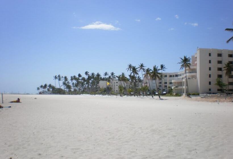 Plaza Real Resort