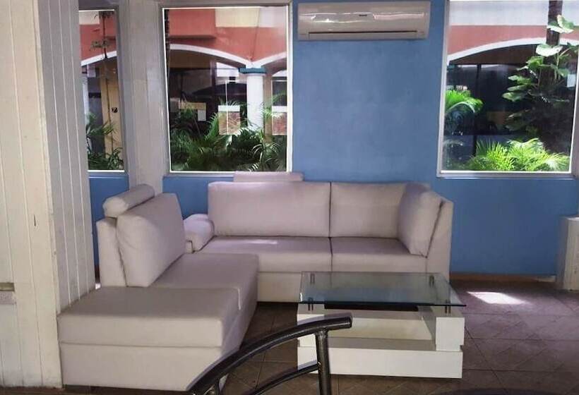 Plaza Real Resort