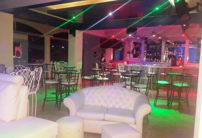 Plaza Real Resort