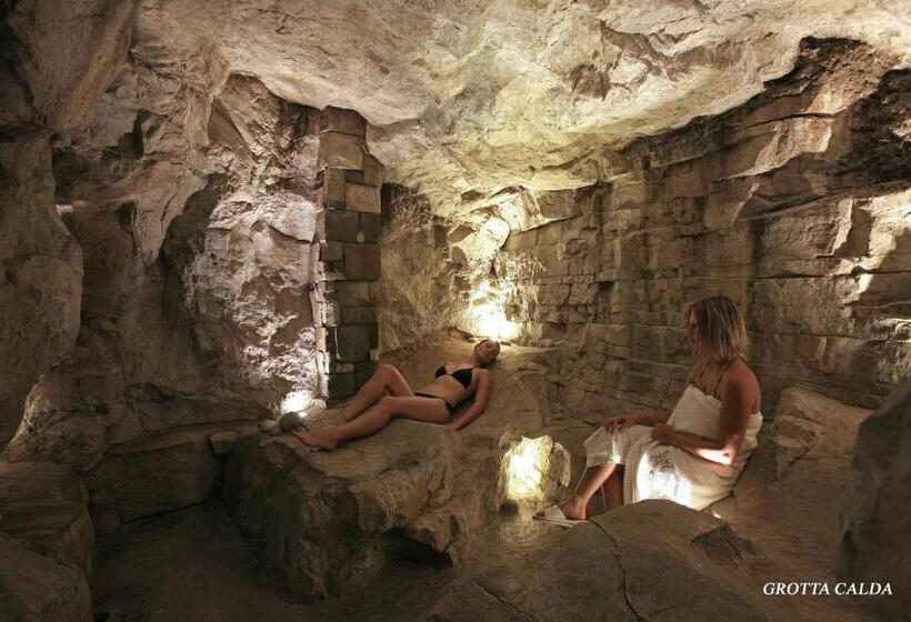 Relais Mont Blanc Hotel & Spa