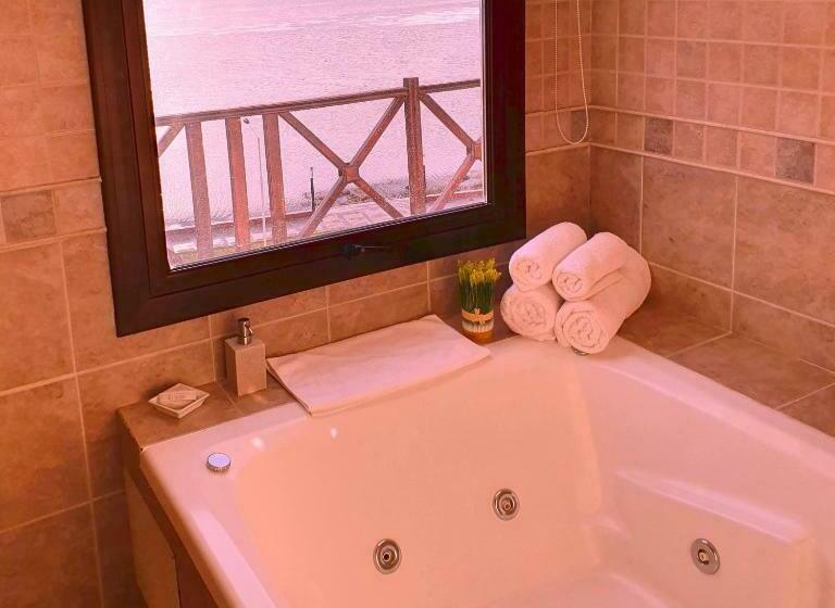 Xelena Hotel & Suites