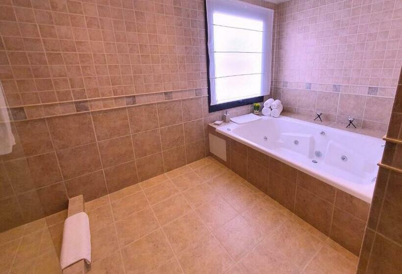 Xelena Hotel & Suites