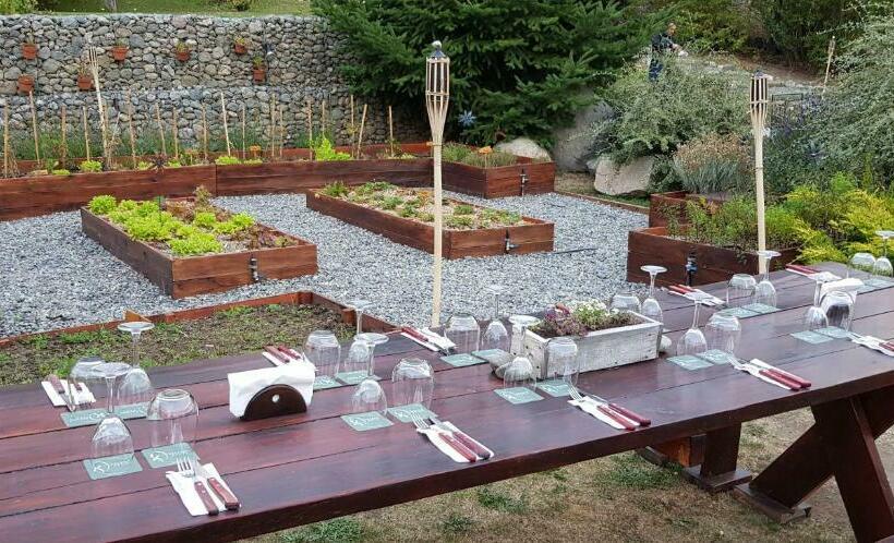 Xelena Hotel & Suites