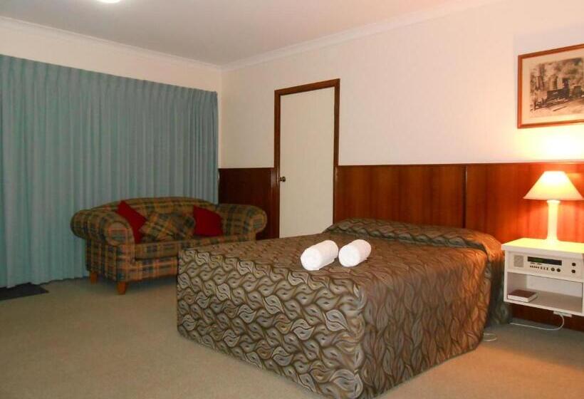 Augusta S Georgiana Molloy Motel