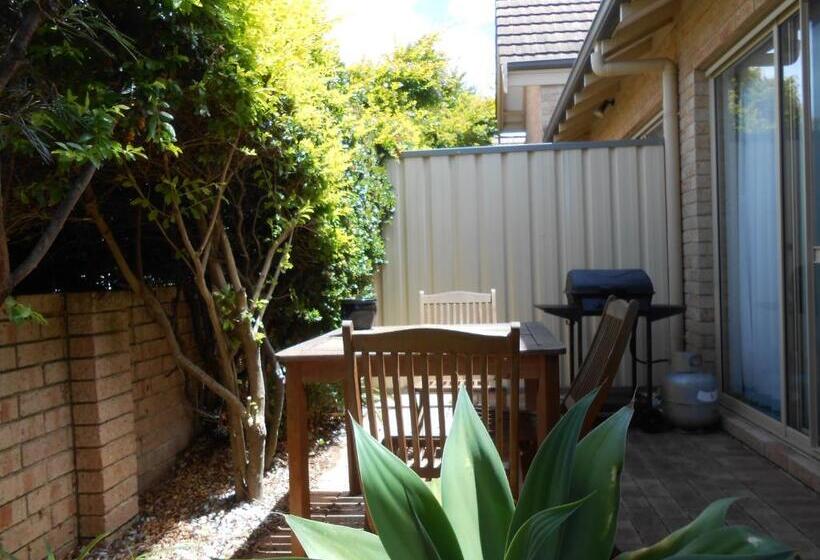 Augusta S Georgiana Molloy Motel