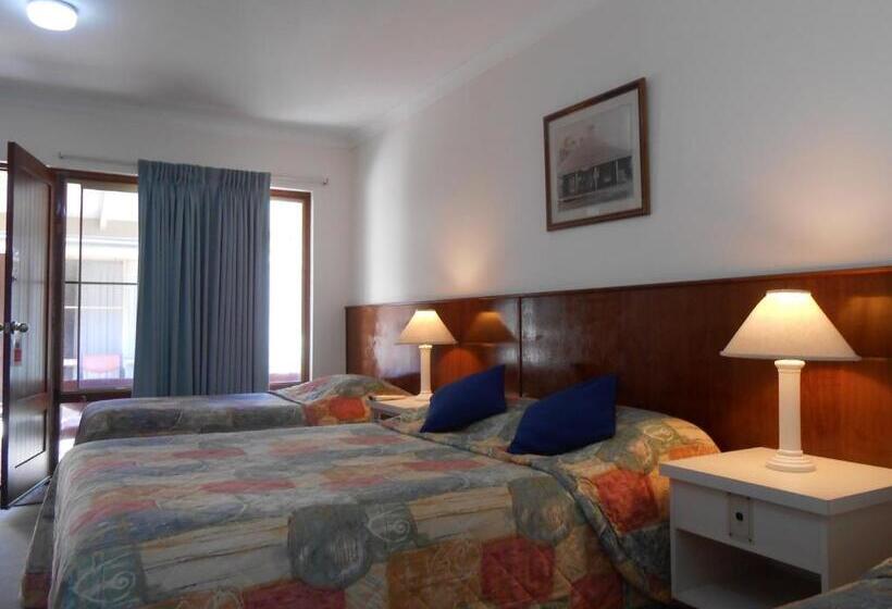 Augusta S Georgiana Molloy Motel