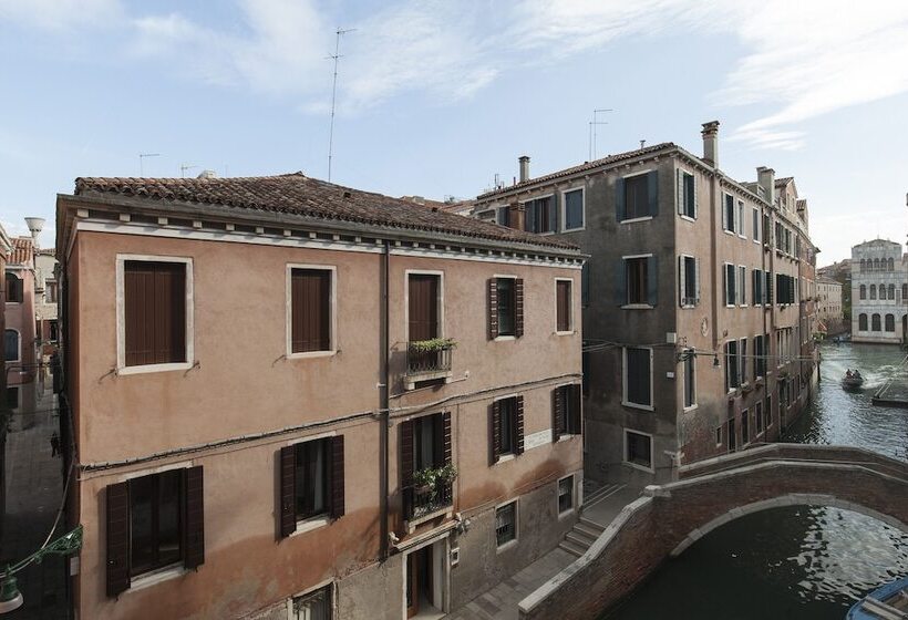 تختخواب و صبحانه Casa Del Melograno