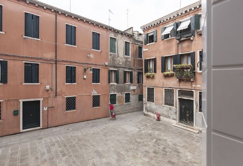 تختخواب و صبحانه Casa Del Melograno