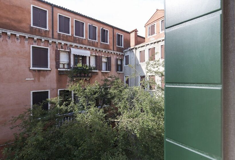 تختخواب و صبحانه Casa Del Melograno