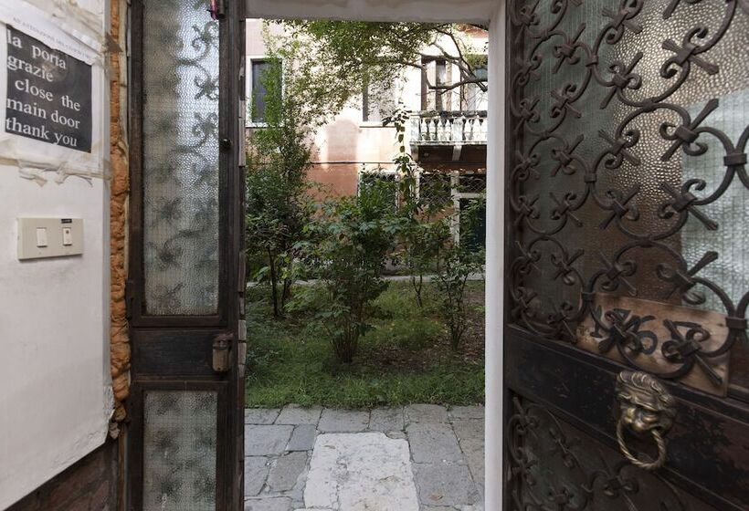 تختخواب و صبحانه Casa Del Melograno