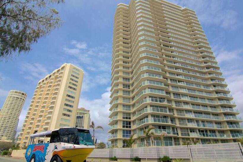 Hi Surf Beachfront Resort Apartments