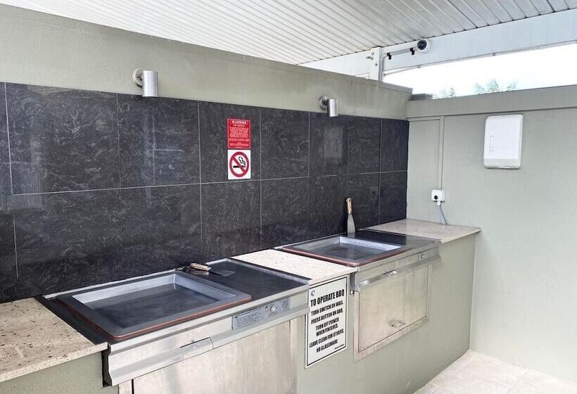 Hi Surf Beachfront Resort Apartments