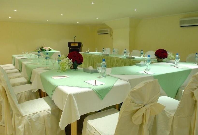 هتل Al Muntazah Plaza