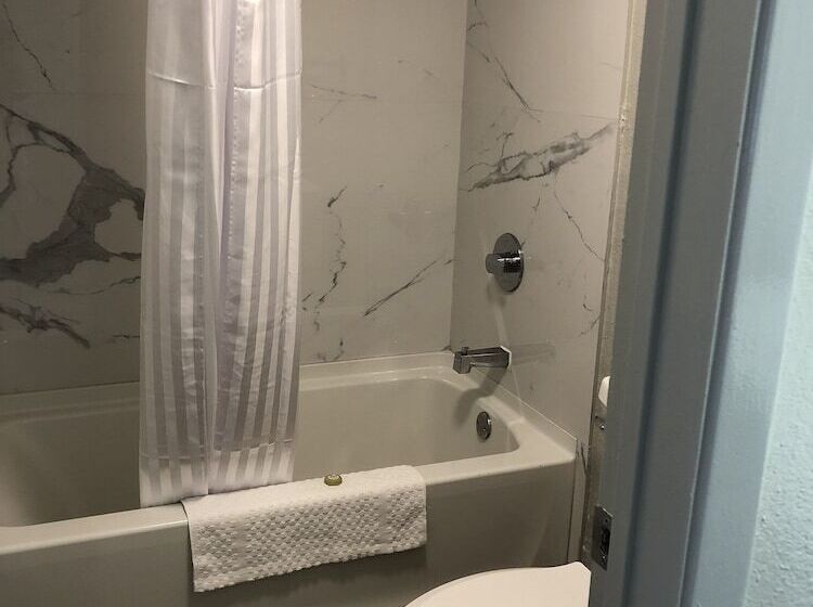 ホテル All Seasons Inn & Suites