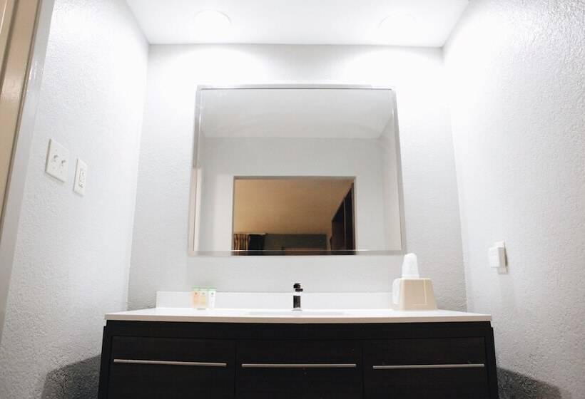 호텔 All Seasons Inn & Suites