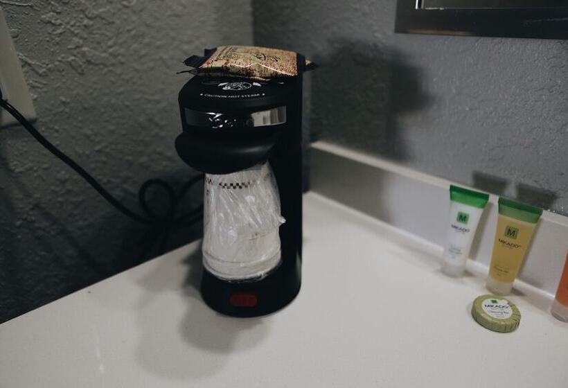 호텔 All Seasons Inn & Suites