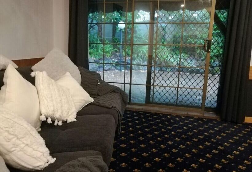 בית מלון כפרי Ascot Motor Inn