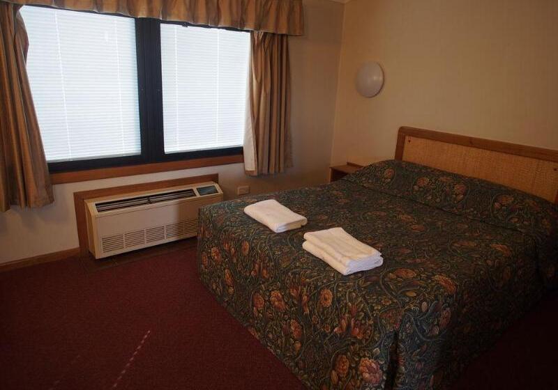 בית מלון כפרי Ascot Motor Inn