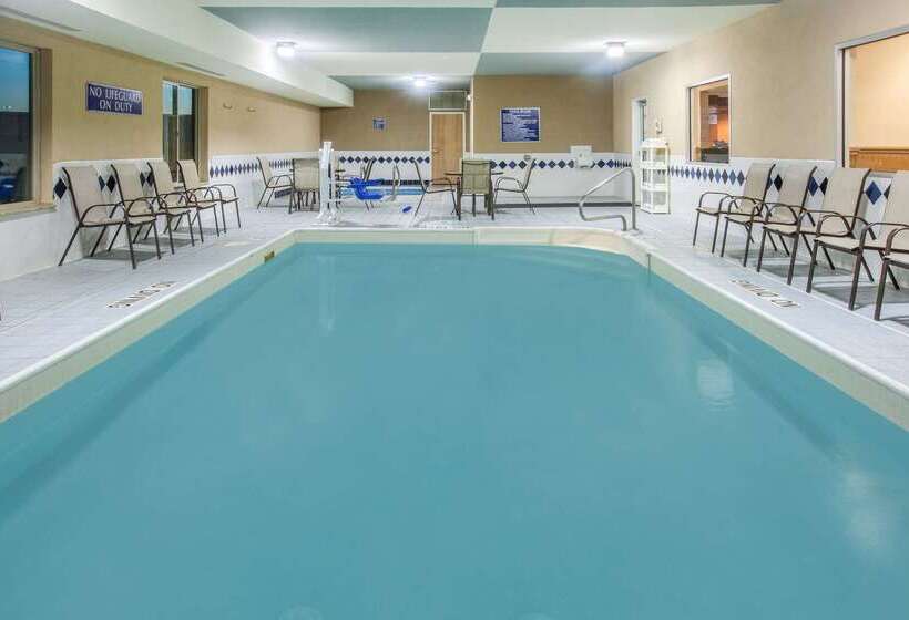 فندق Baymont By Wyndham South Haven