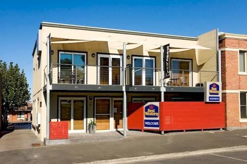 בית מלון כפרי Beaches Comfort Inn & Suites