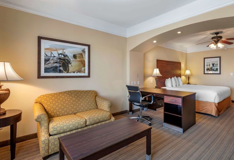 בית מלון כפרי Best Western Plus Monica Royale Inn & Suites