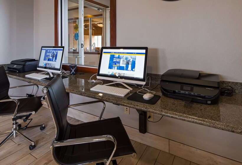 בית מלון כפרי Best Western Port Columbus