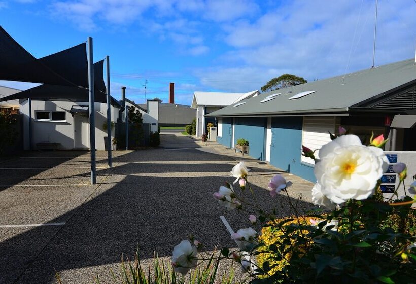 هتل Captain S At The Bay